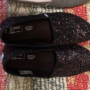 Toms
